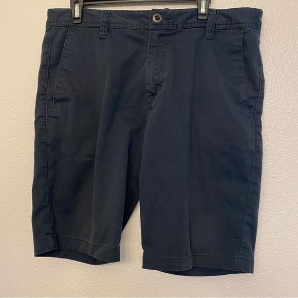 VOLCOM black weathered skater Chino shorts 10” - 34 - Picture 2 of 10